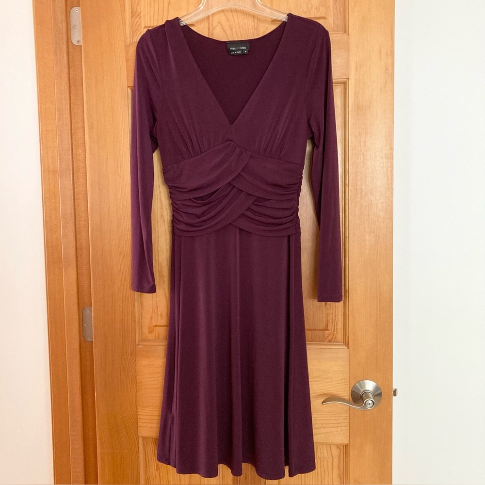 MaxandCleo VNeck Dress with rouching for a flattering fit! Size: SP, Burgundy